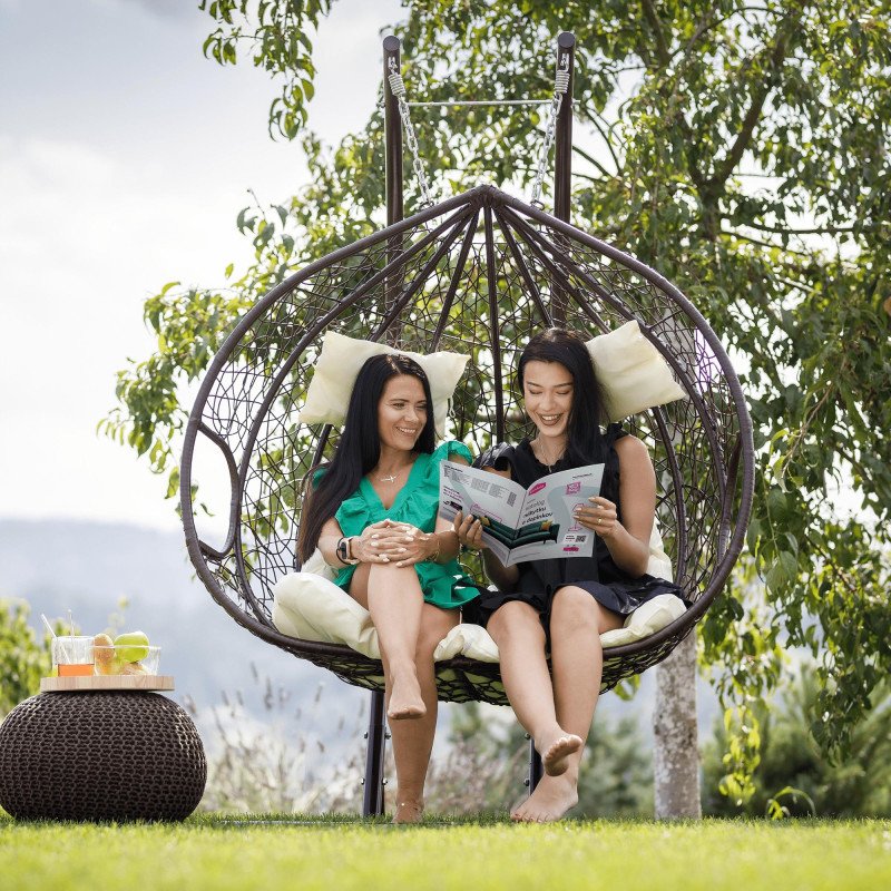 Kondela Závesné dvojkreslo, hnedá/krémová, DALVEA 2 NEW