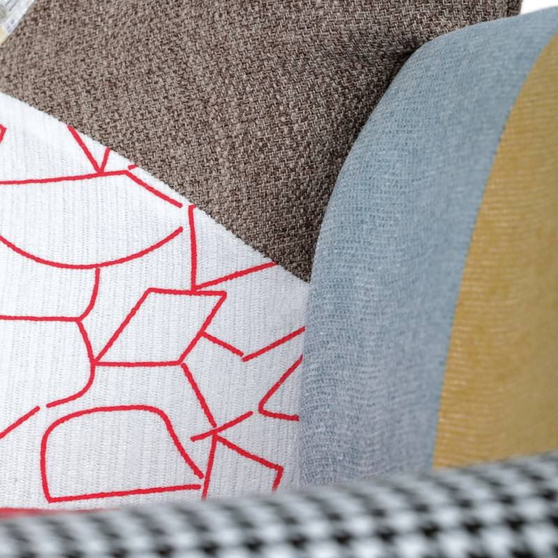Autronic - Křeslo houpací, potah patchwork látka, dřevěné nohy, masiv kaučukovník - AK-374 PW2 AKCE