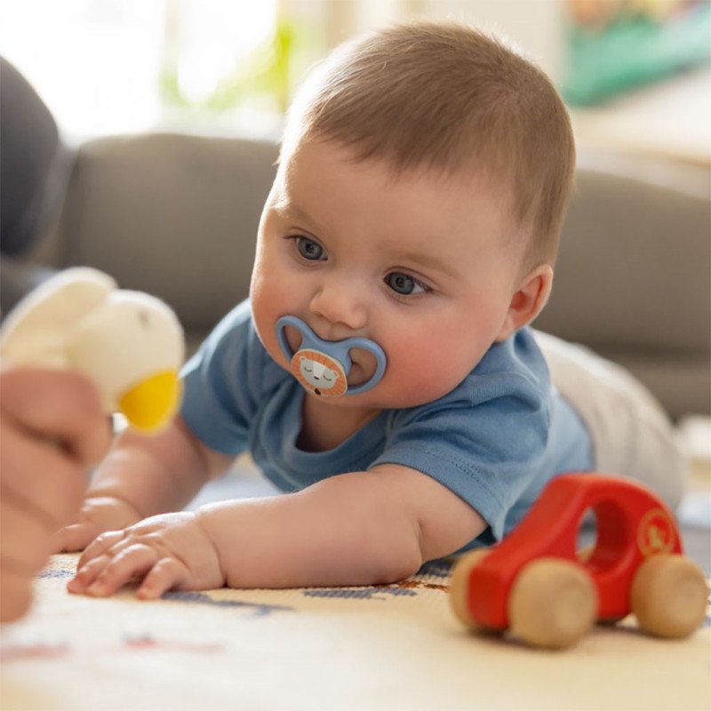 Dojčenský cumlík NUK Space Nights 6-18m 2ks/BOX chlapec